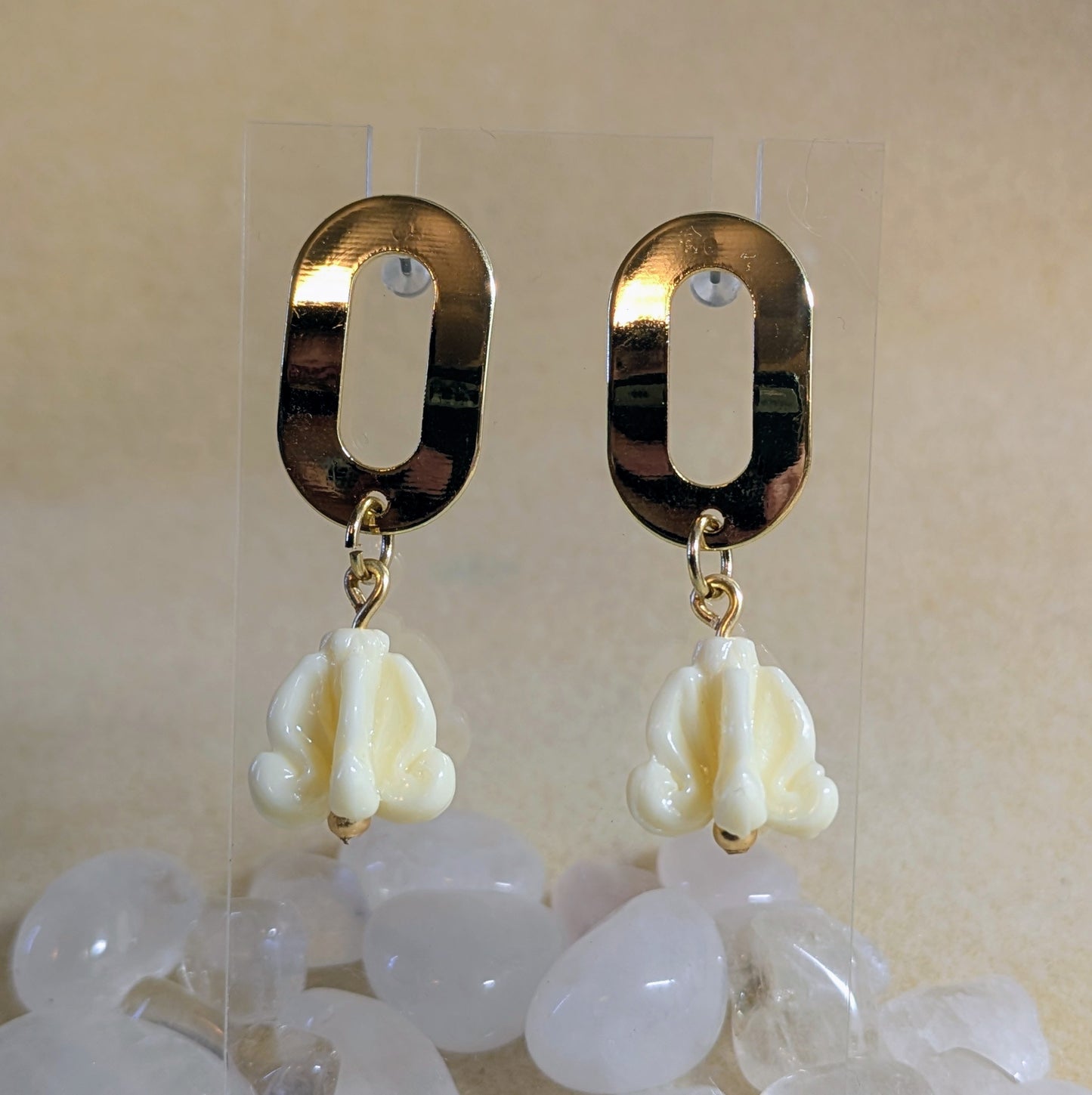 Crown Flower Dangle, Oval Ring Post